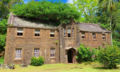 The Old Pwder Mill Of Pamplemousses in Mauritius featured image