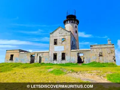 Ile Aux Fouquets lighthouse